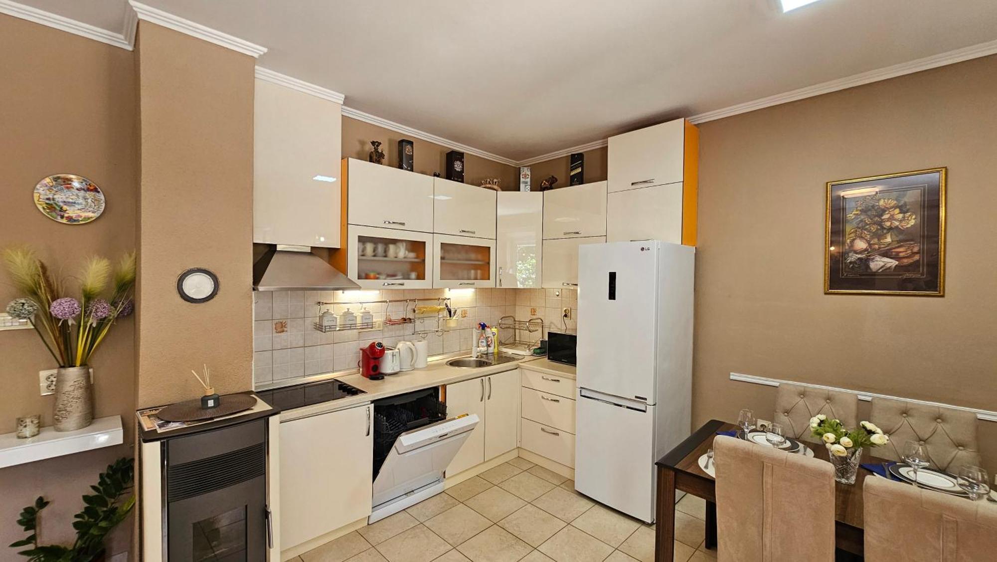 Lalovina Apartment Херцег Нови Екстериор снимка
