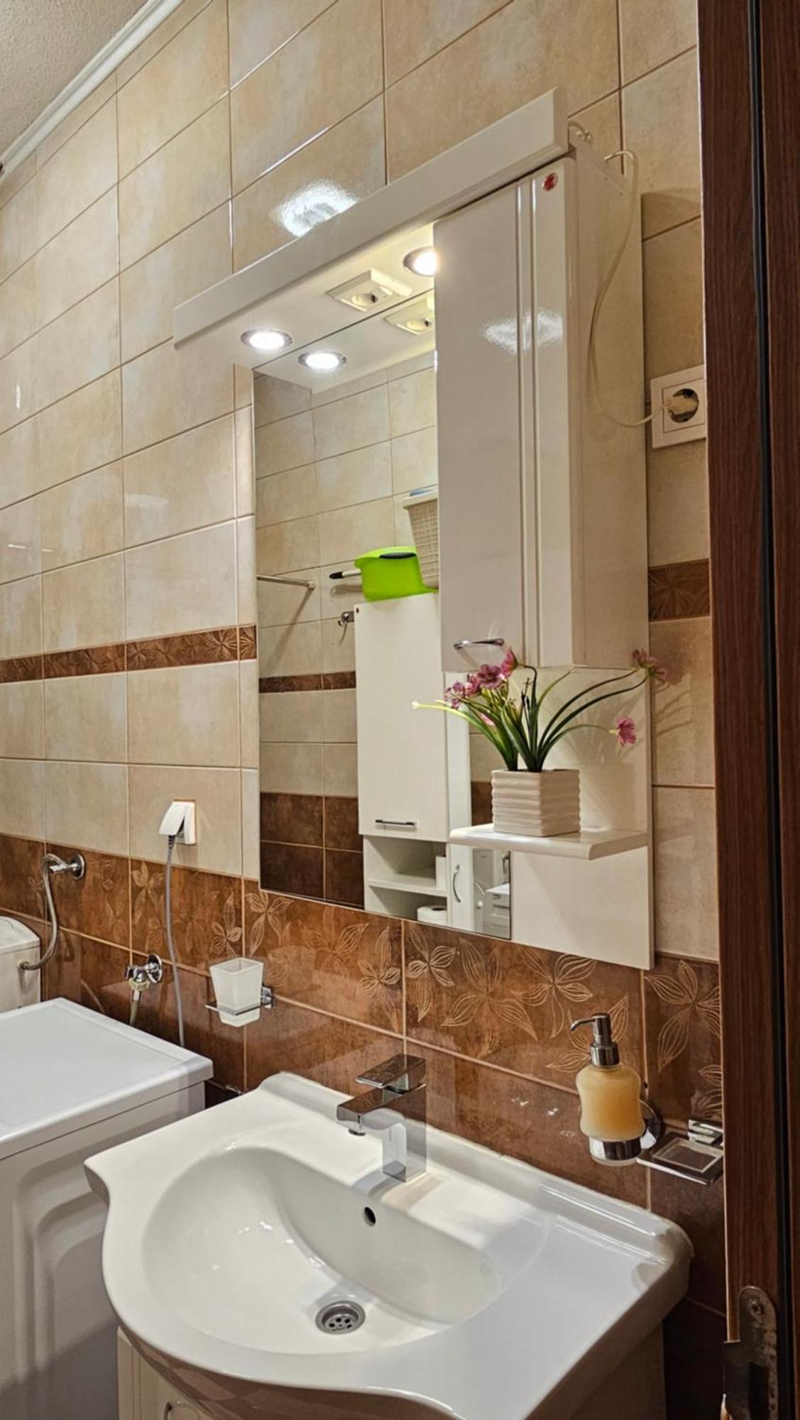 Lalovina Apartment Херцег Нови Екстериор снимка